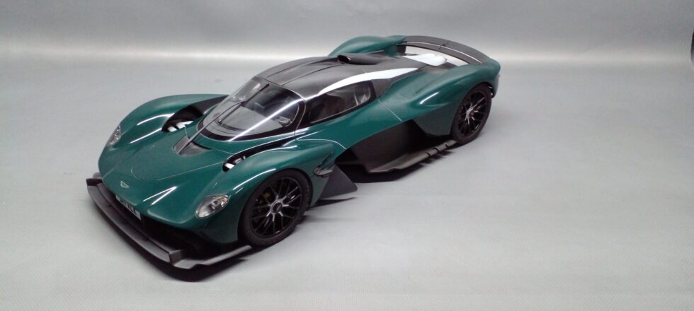 Aston Martin Valkyrie - Image 6