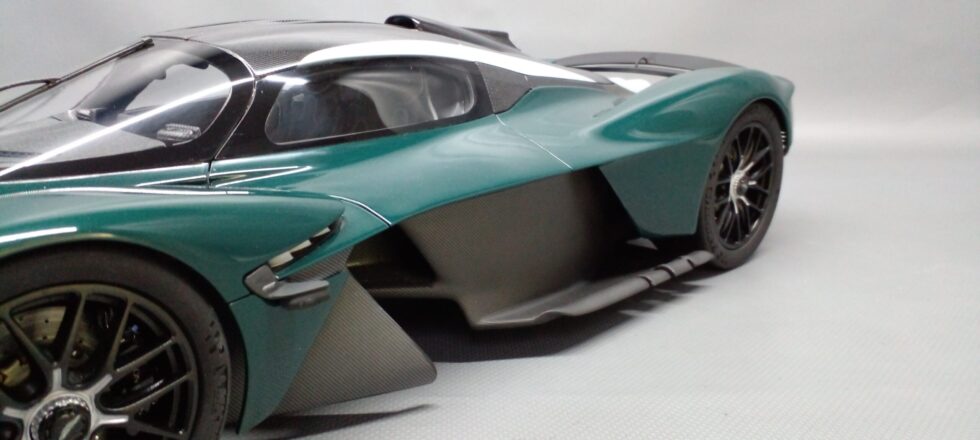 Aston Martin Valkyrie - Image 21