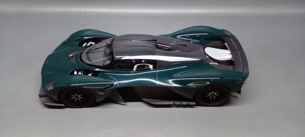 Aston Martin Valkyrie - Image 4