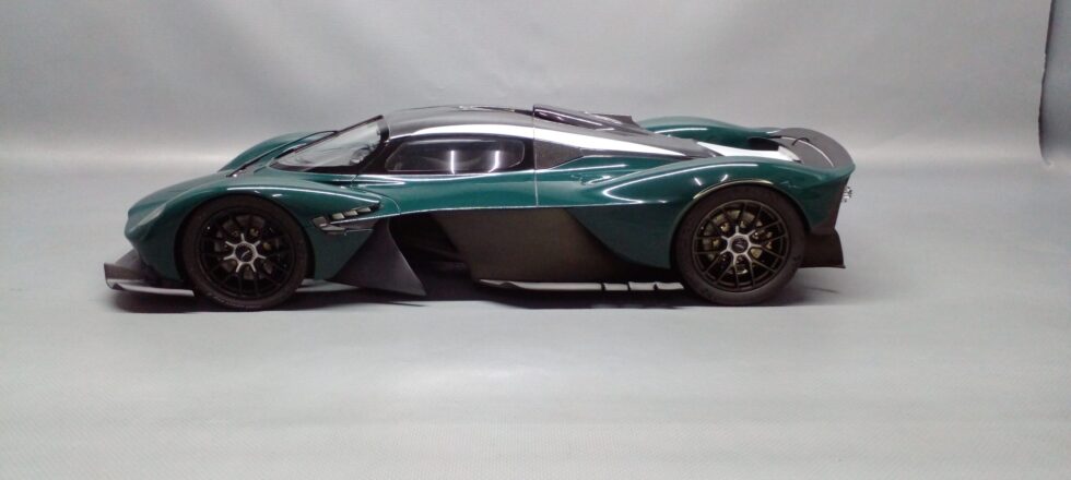 Aston Martin Valkyrie - Image 16
