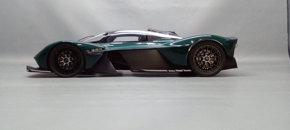 Aston Martin Valkyrie - Image 15