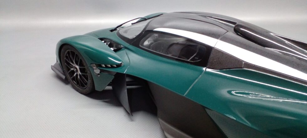 Aston Martin Valkyrie - Image 2