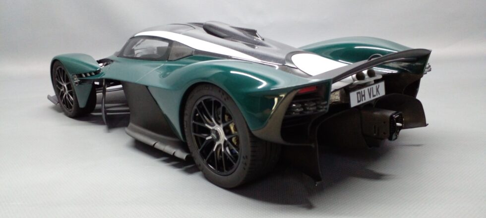 Aston Martin Valkyrie - Image 7