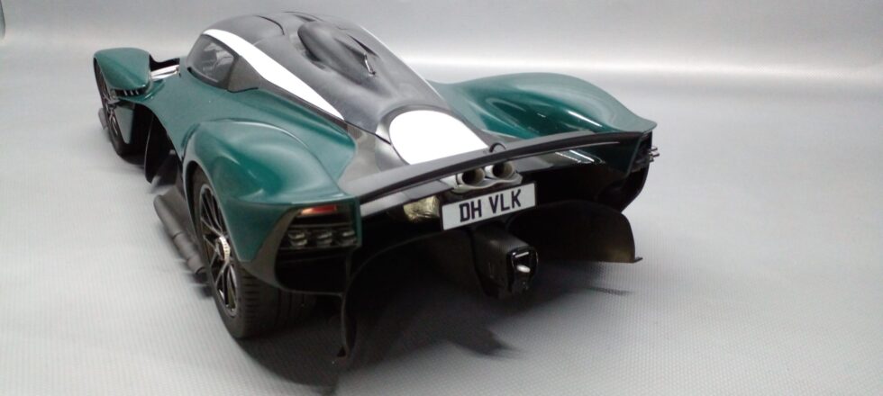 Aston Martin Valkyrie - Image 8