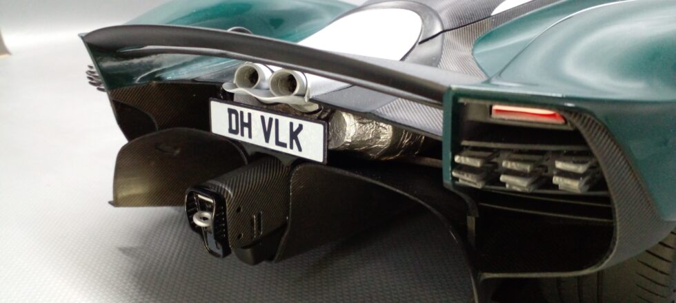 Aston Martin Valkyrie - Image 17