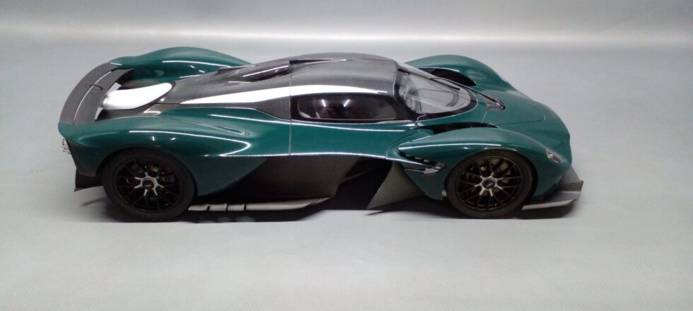 Aston Martin Valkyrie - Image 20
