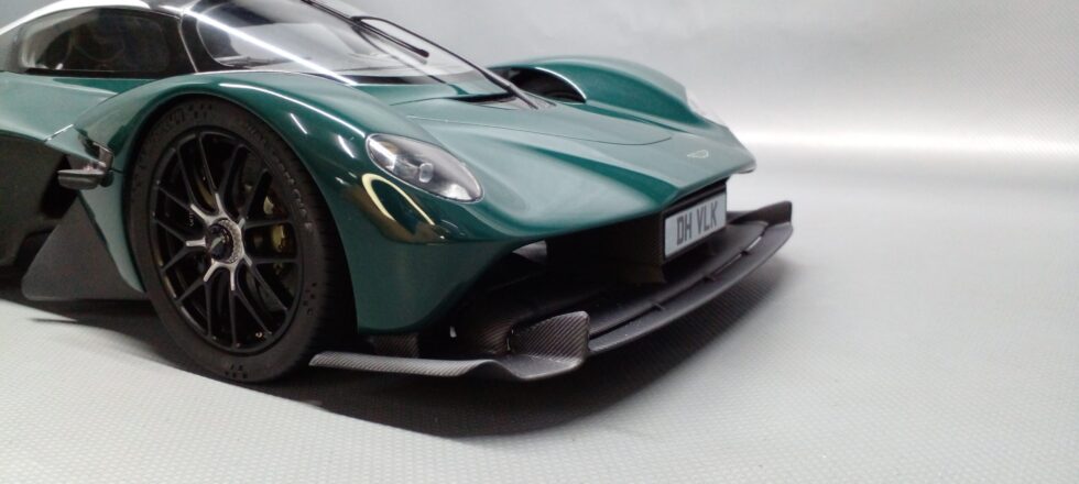 Aston Martin Valkyrie - Image 3