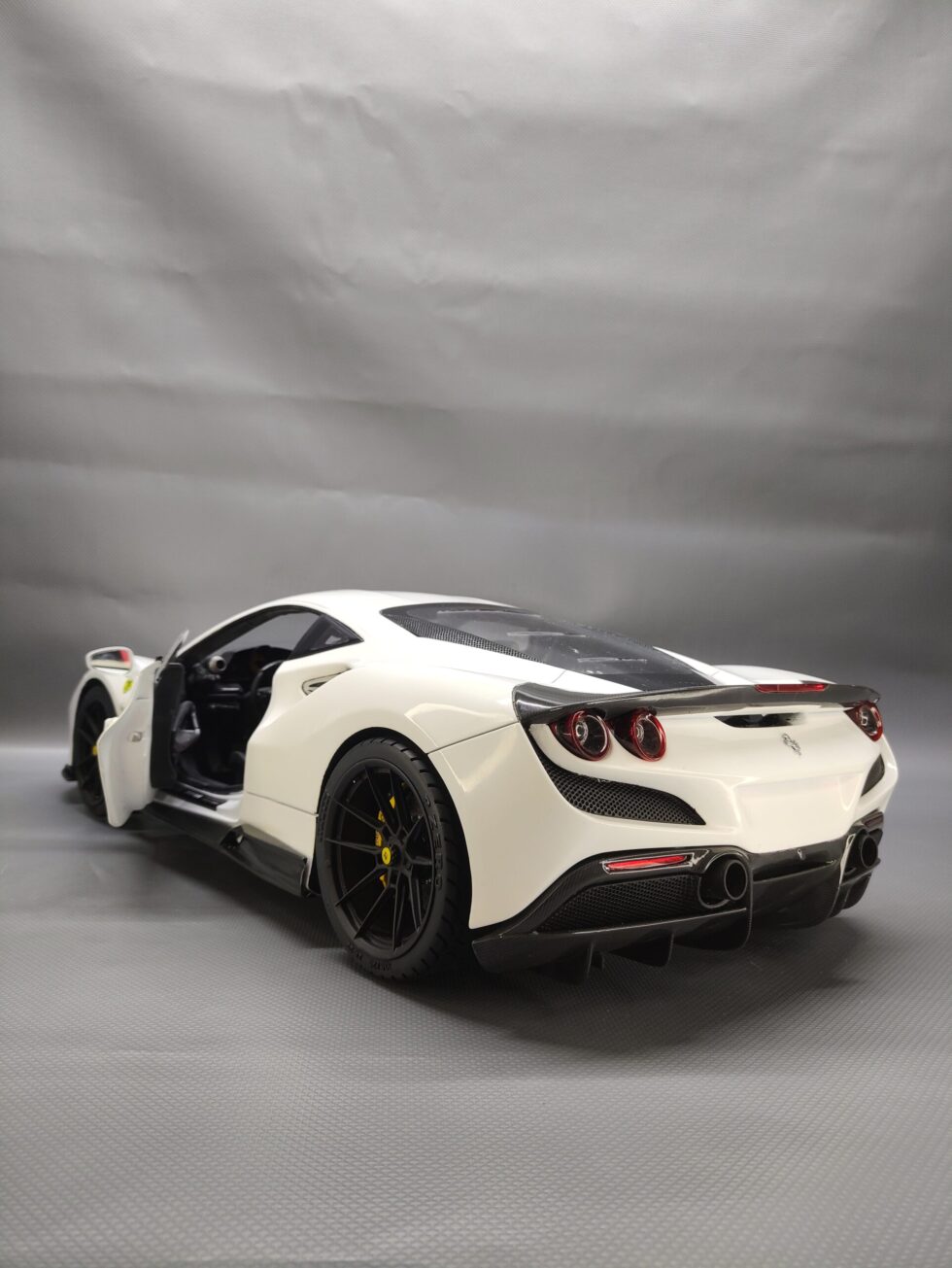 Ferrari F8 Tributo 2022 - Image 5