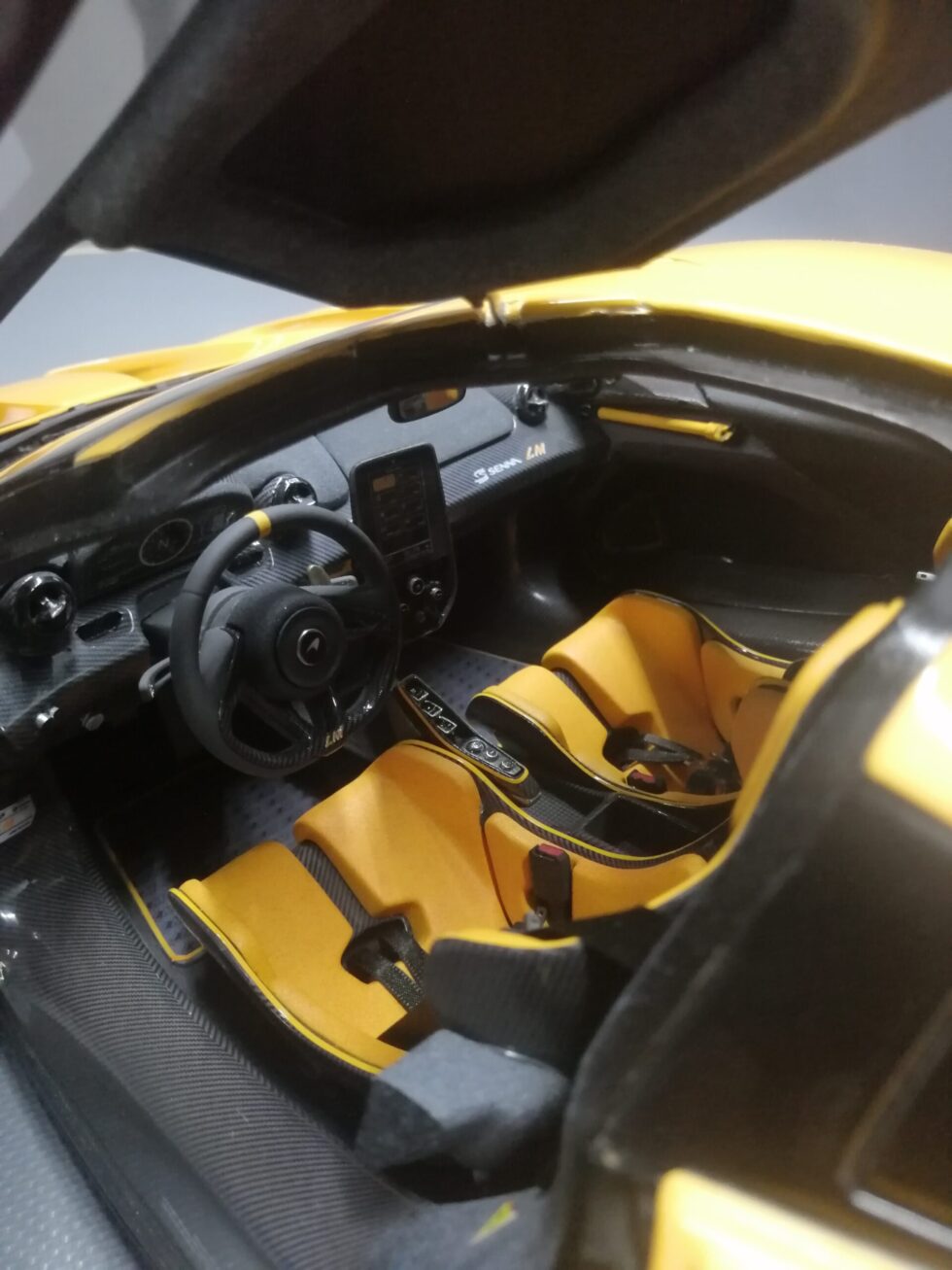 Mclaren LM Senna - Image 17