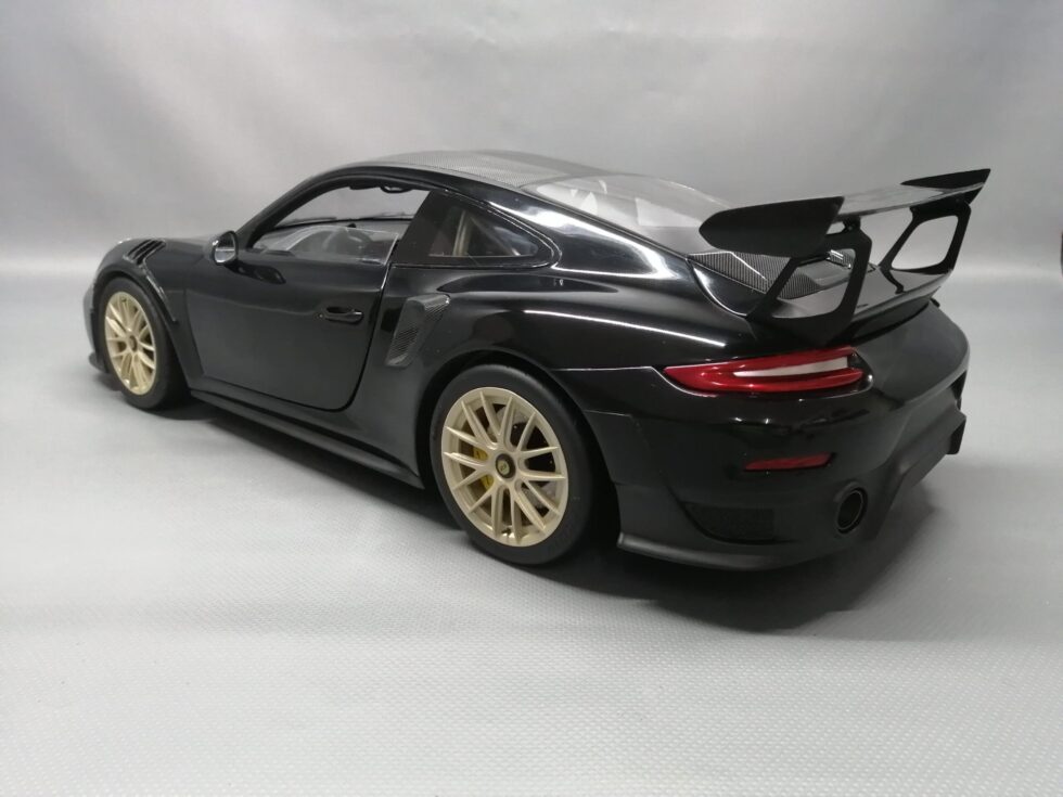 Porsche 911.2 GT2 RS - Image 7