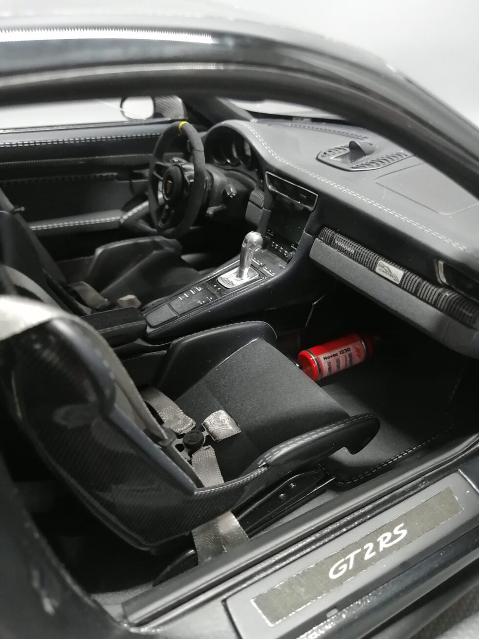 Porsche 911.2 GT2 RS - Image 11