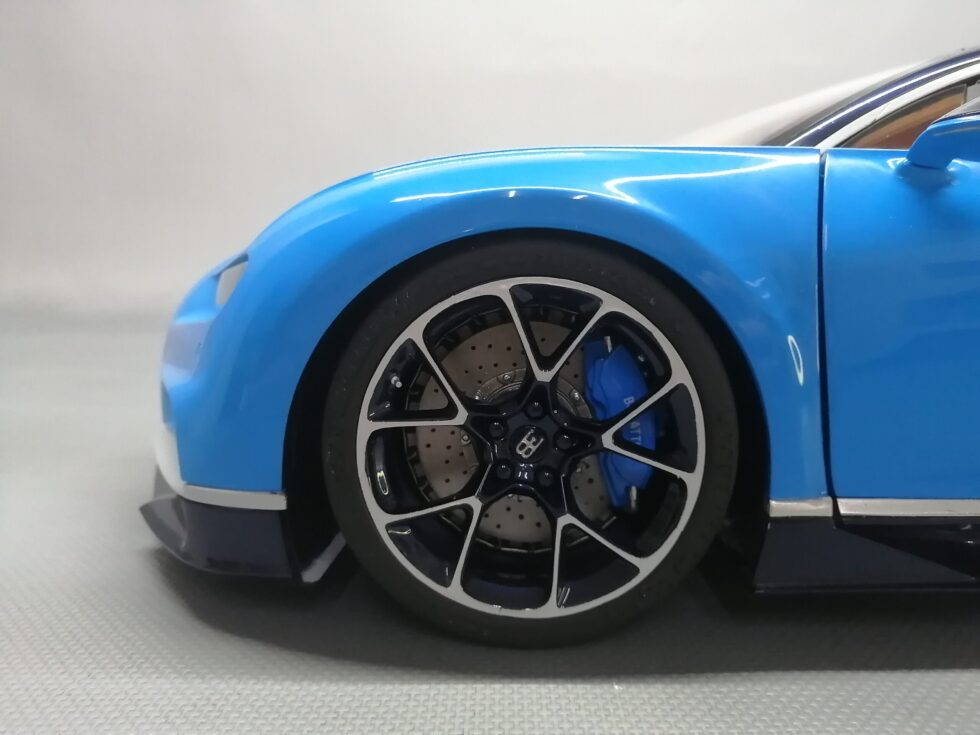 Bugatti Chiron - Image 2