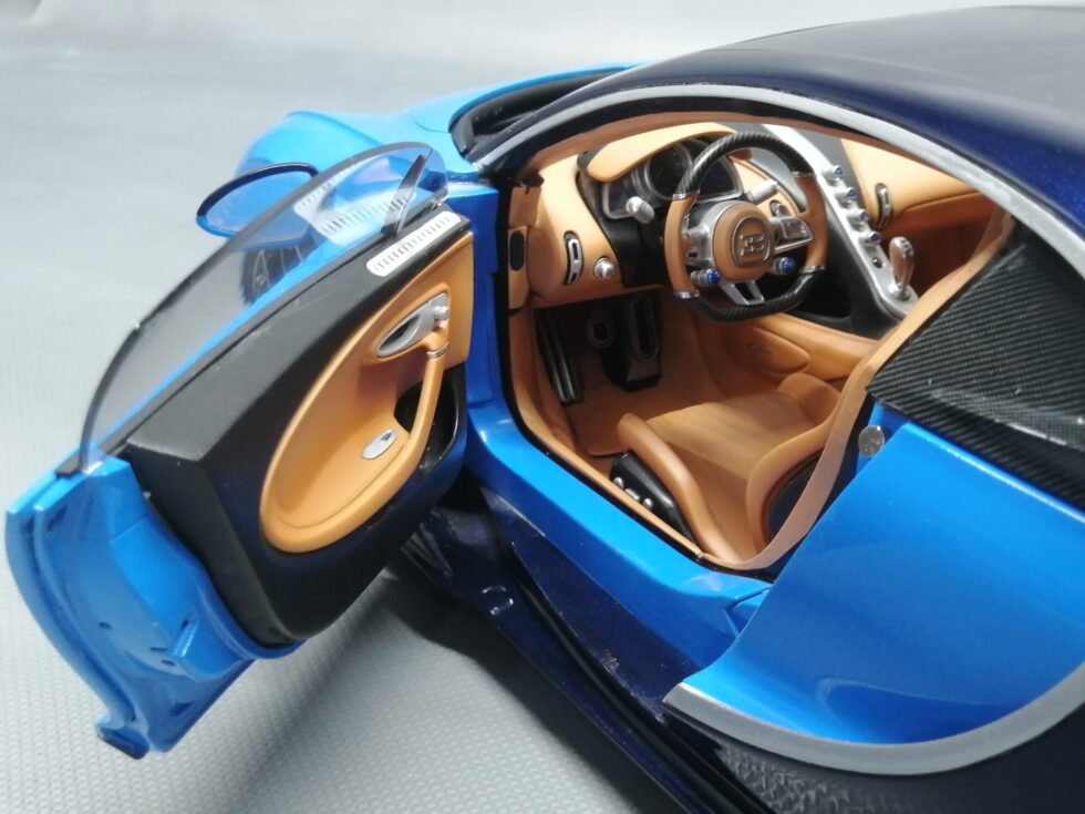 Bugatti Chiron - Image 9