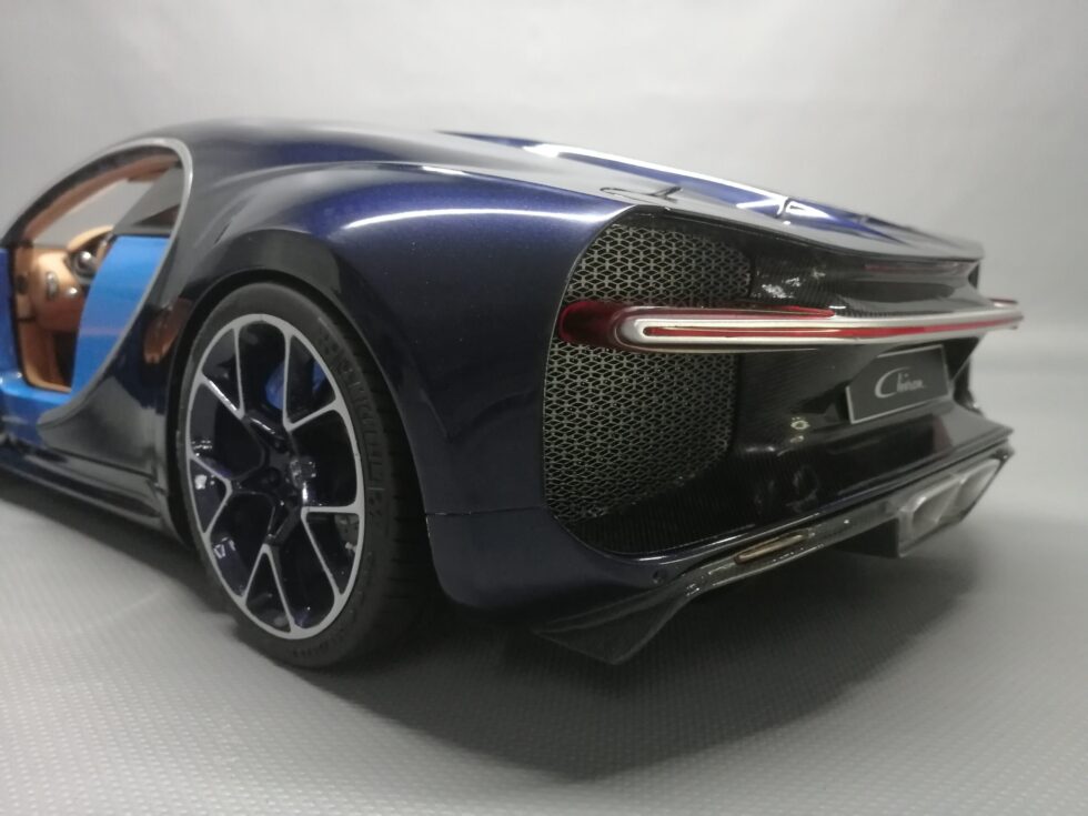 Bugatti Chiron - Image 15