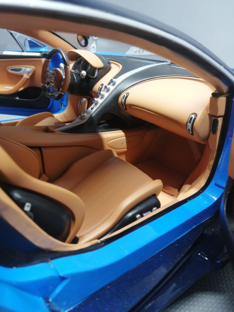 Bugatti Chiron - Image 22