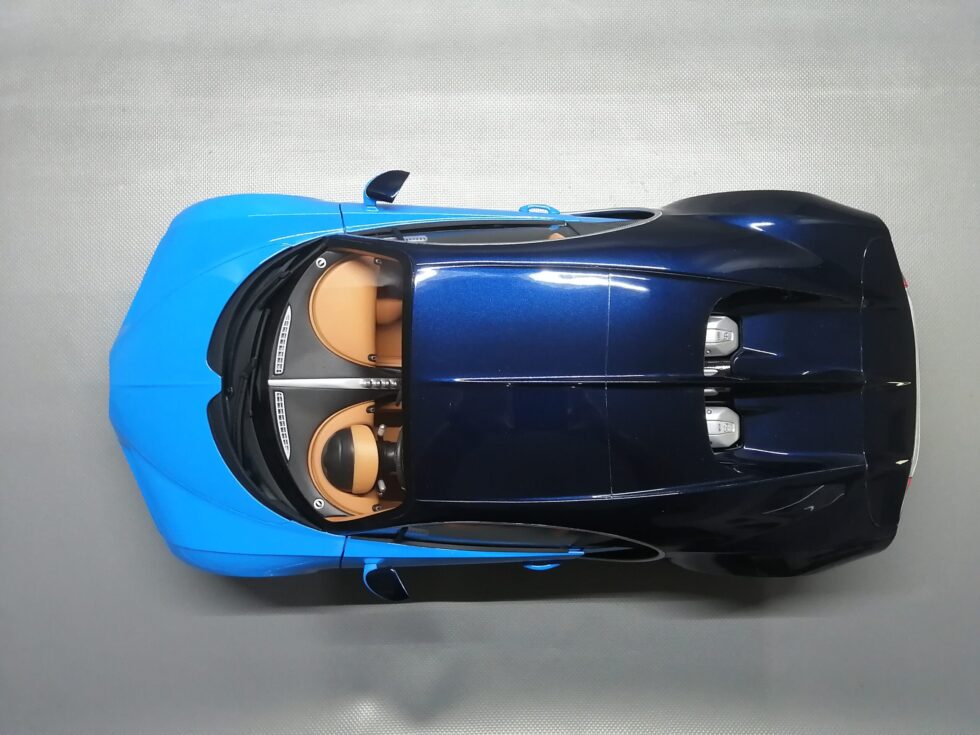 Bugatti Chiron - Image 11